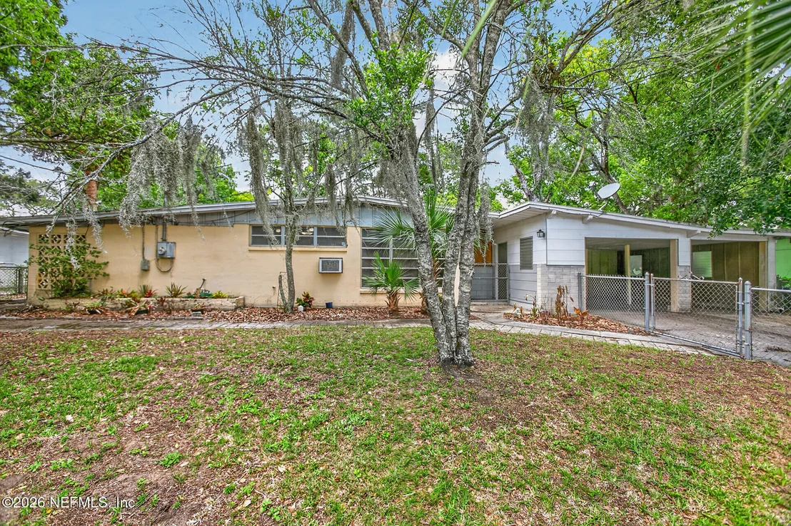 Photo of 1640 CHATEAU Drive