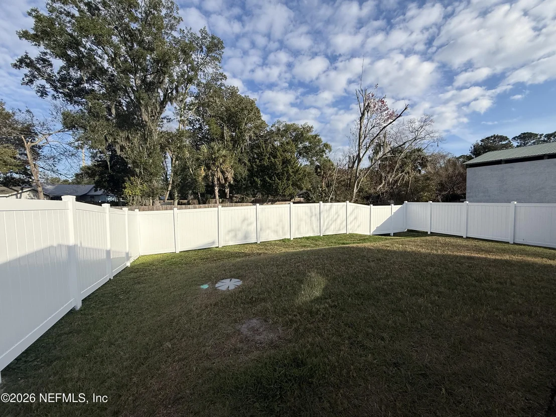 Photo of 824 S RODRIQUEZ Street