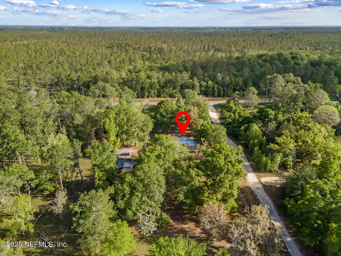 Photo of 812 JONATHAN Road