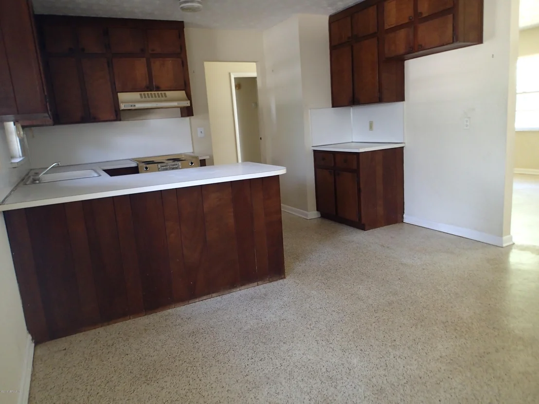 Photo of 1601 BENTIN Drive N