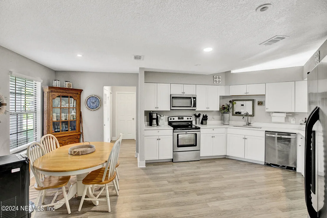 Photo of 4041 HIGH PINE Road