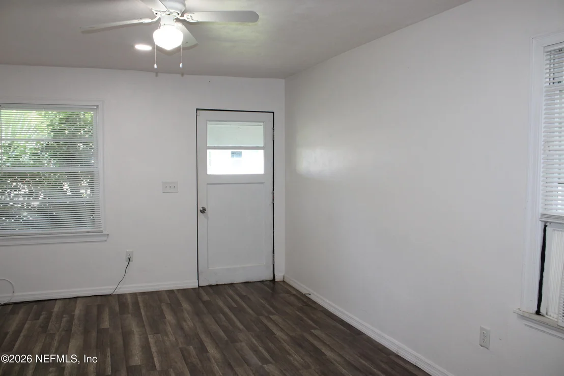Photo of 3661 CASCADE Road