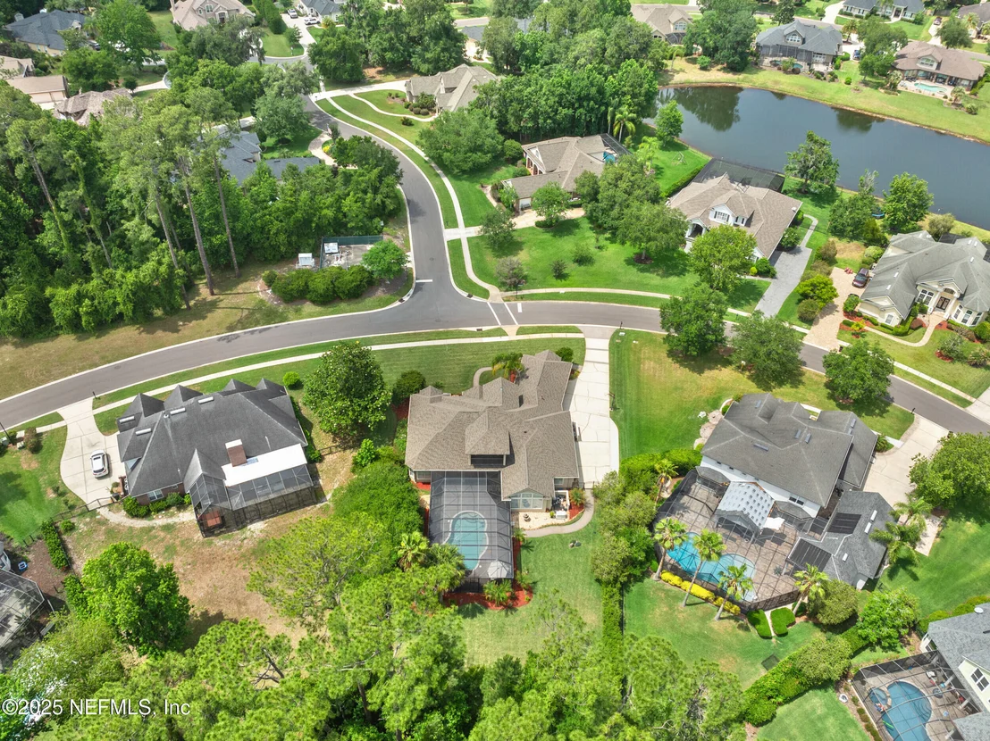 Photo of 389 SUMMERSET Drive