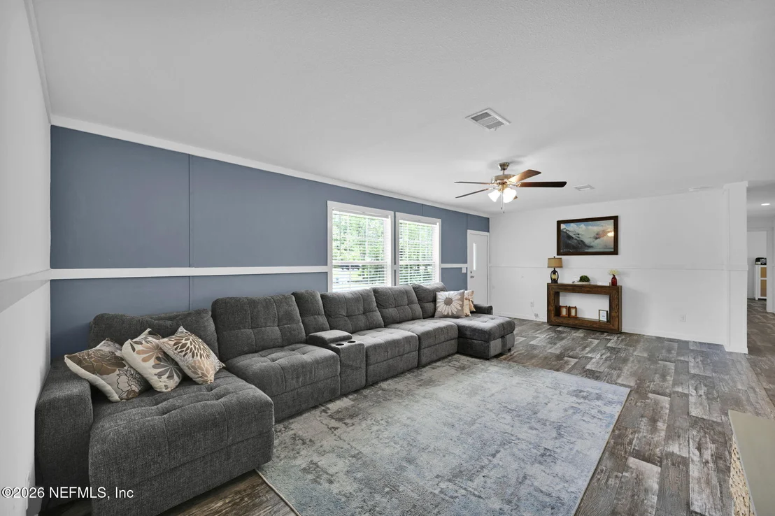 Photo of 540783 LEM TURNER Road
