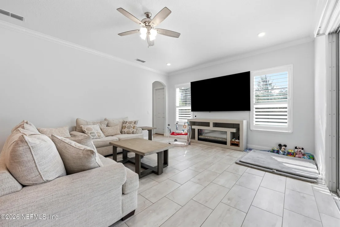 Photo of 44 BRASILLA Avenue