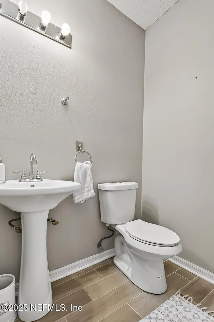 Photo of 12418 TROPIC Drive