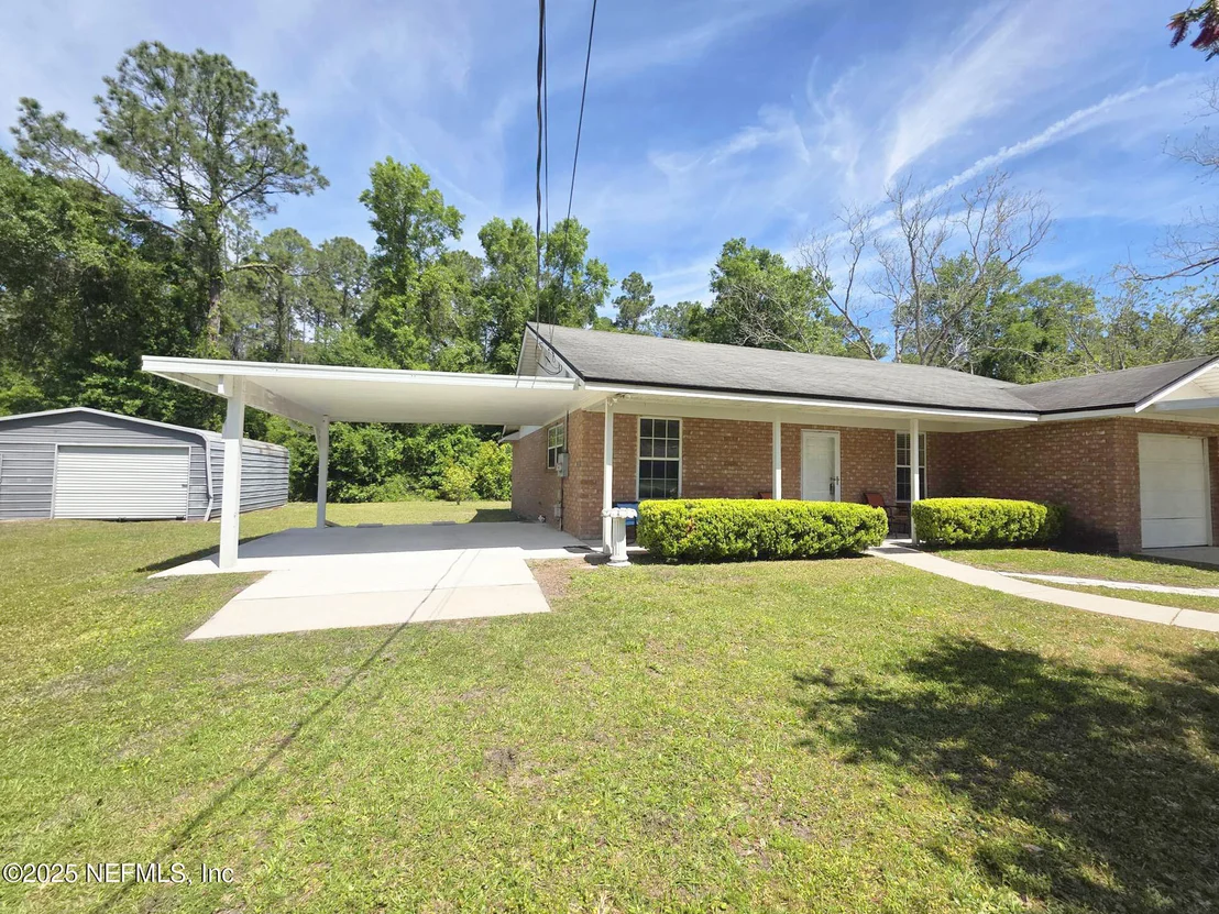 Photo of 231 3RD (INCLUDES ADJACENT LOT) Street W