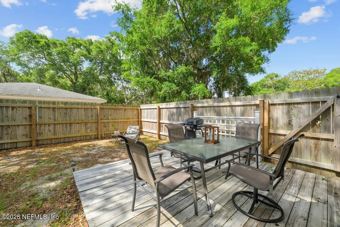 Photo of 409 LOBELIA Road
