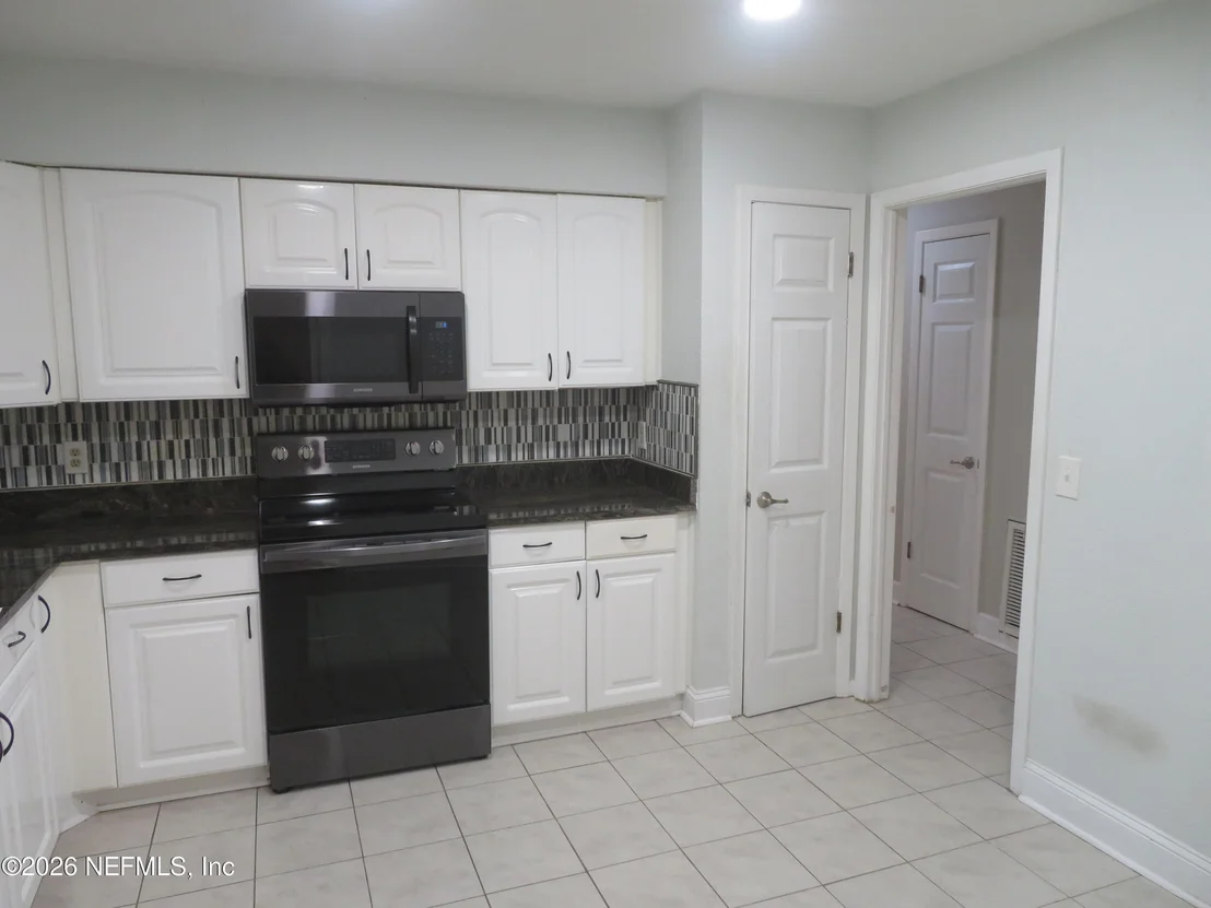 Photo of 5302 HICKSON Road