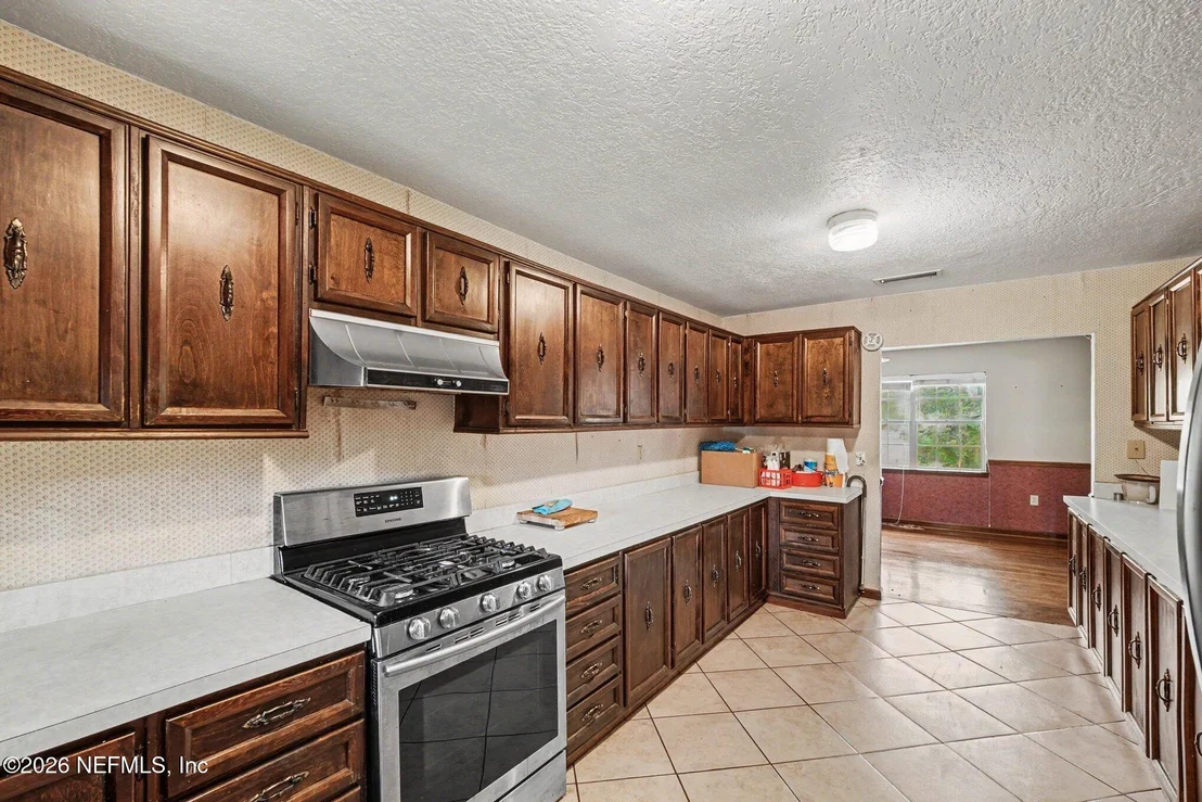 Photo of 118 FIELDS Avenue