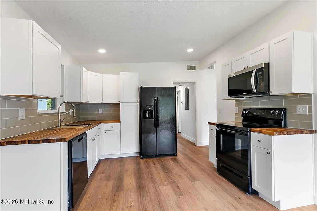 Photo of 6903 CLOVIS Road