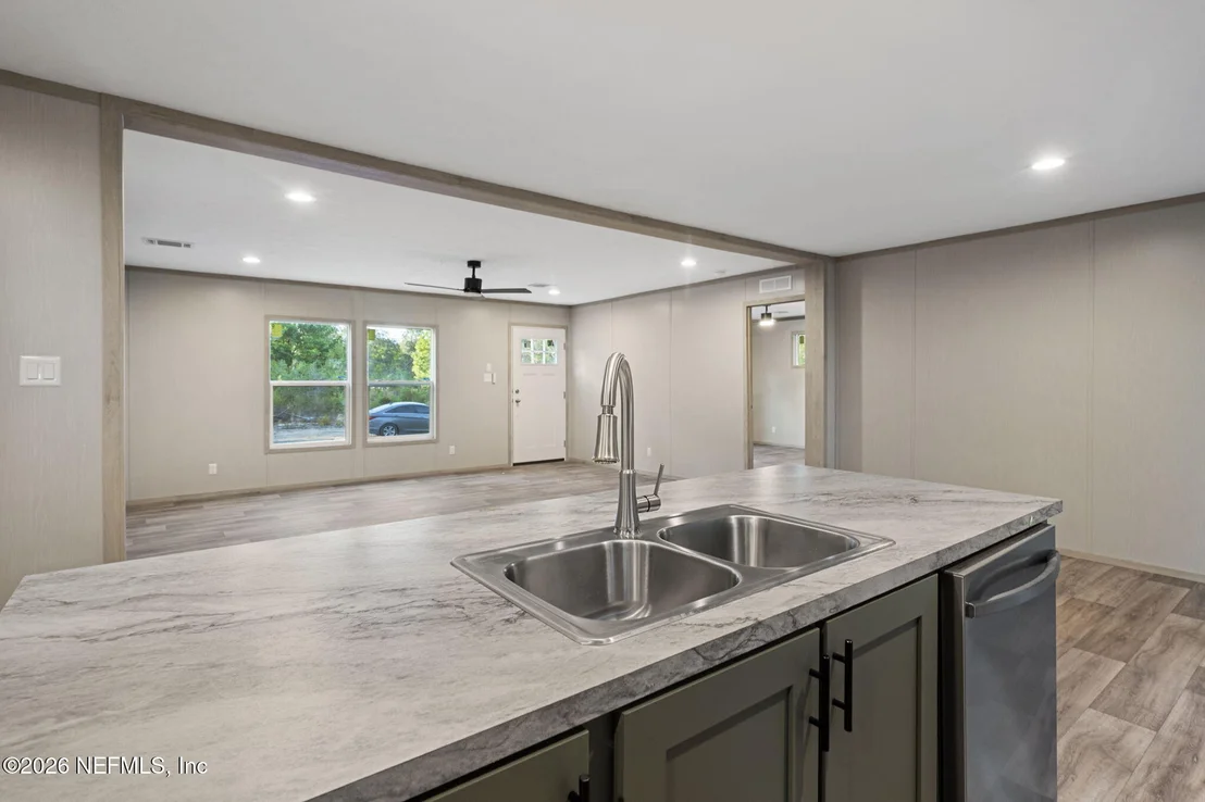 Photo of 6109 CENTER Circle