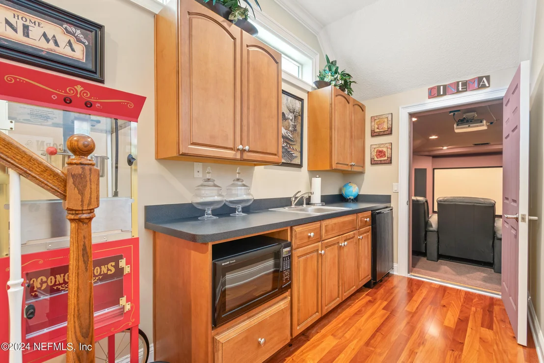 Photo of 1119 CEDAR BAY Road
