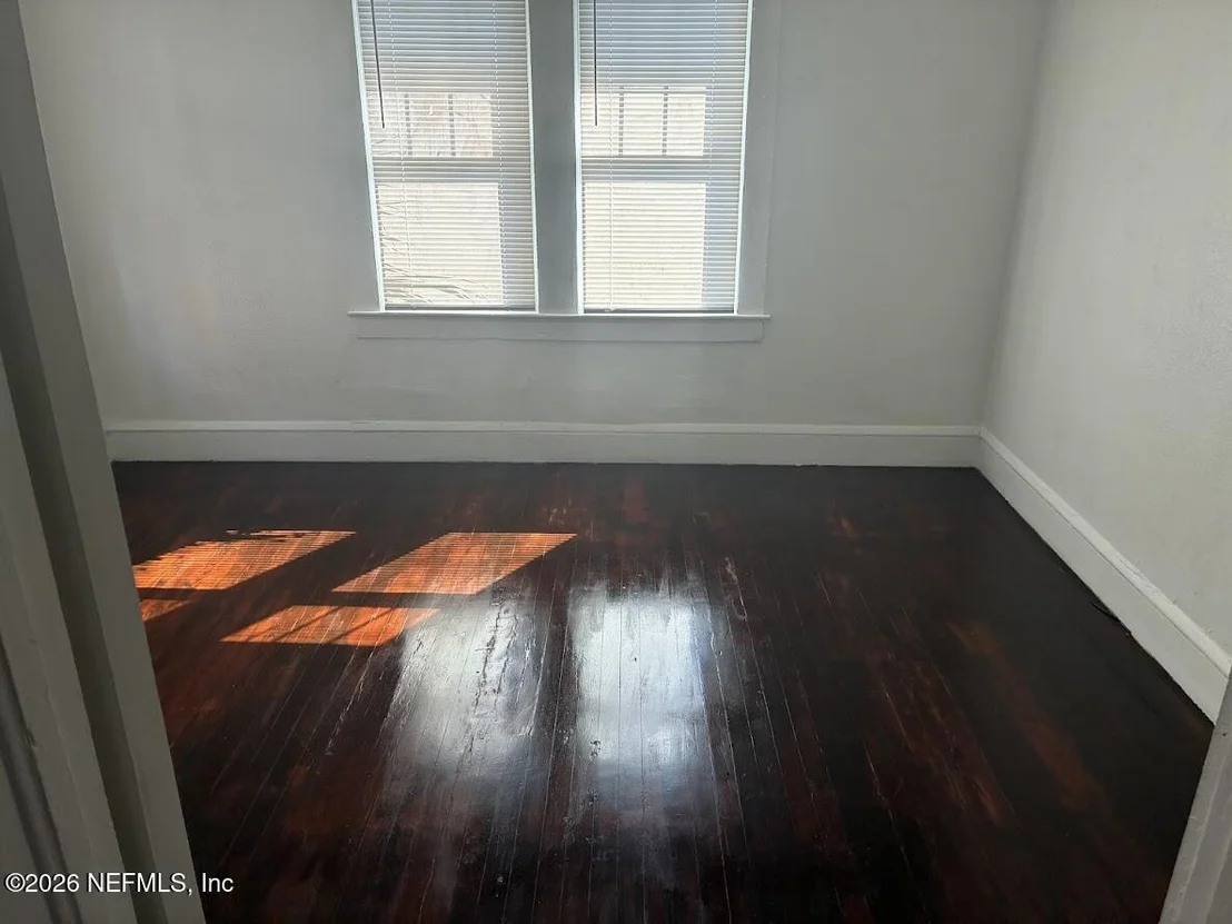 Photo of 2036 MONCRIEF Road