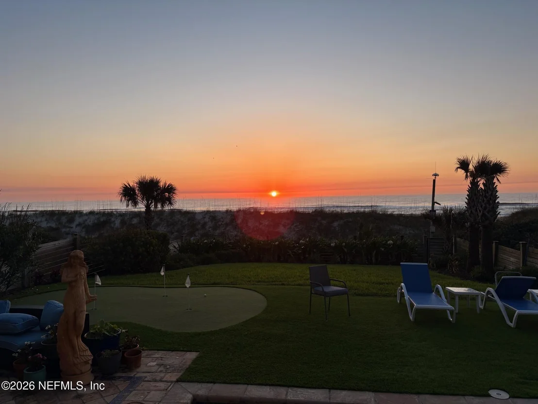 Photo of 1515 BEACH Avenue