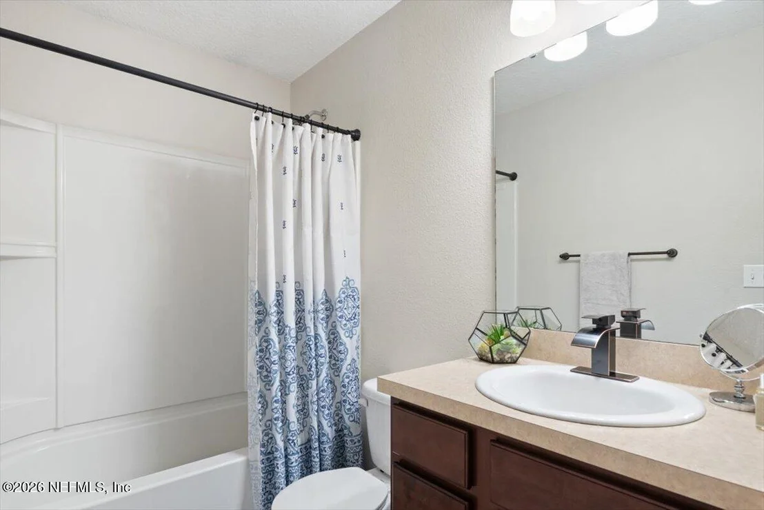 Photo of 6237 SYRINGA Lane