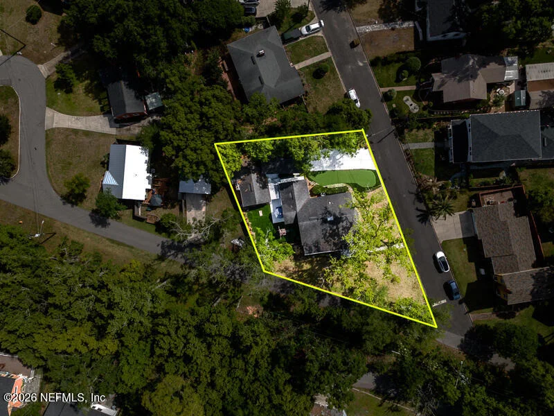 Photo of 1335 AZALEA Drive