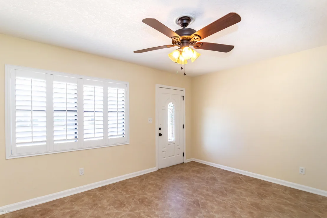 Photo of 705 PALM TREE Road