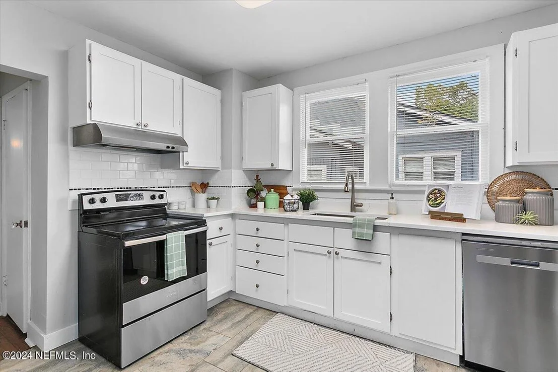 Photo of 1203 CHERRY Street