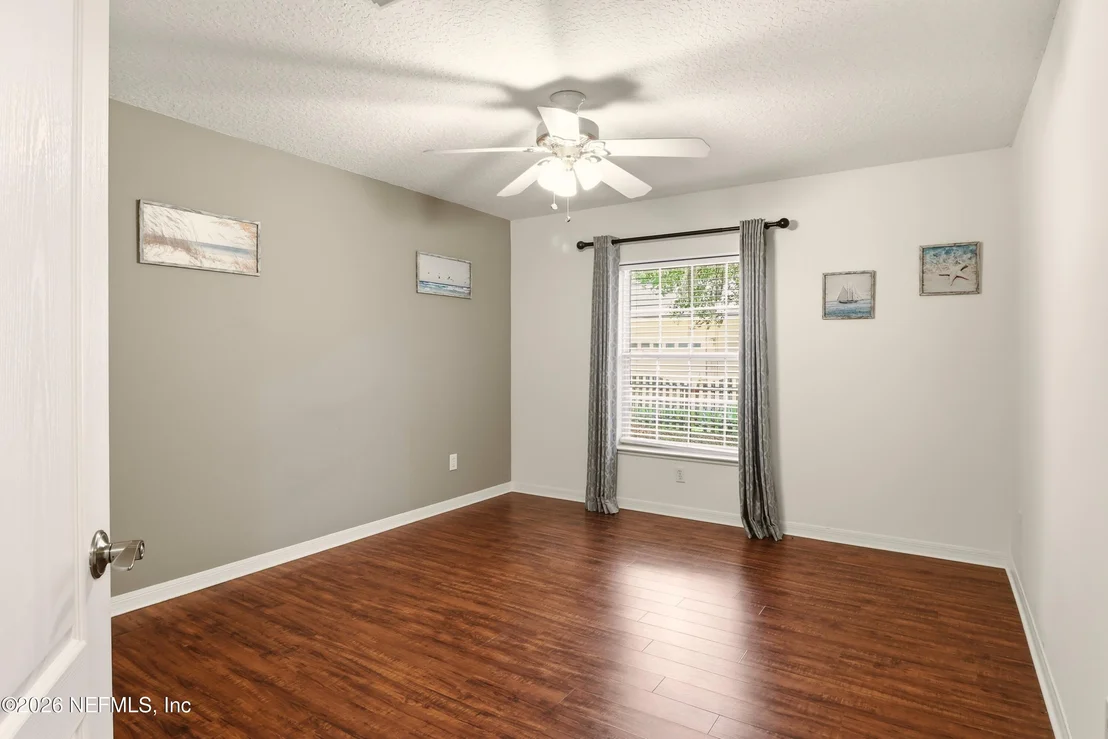 Photo of 3369 KINGS Road S