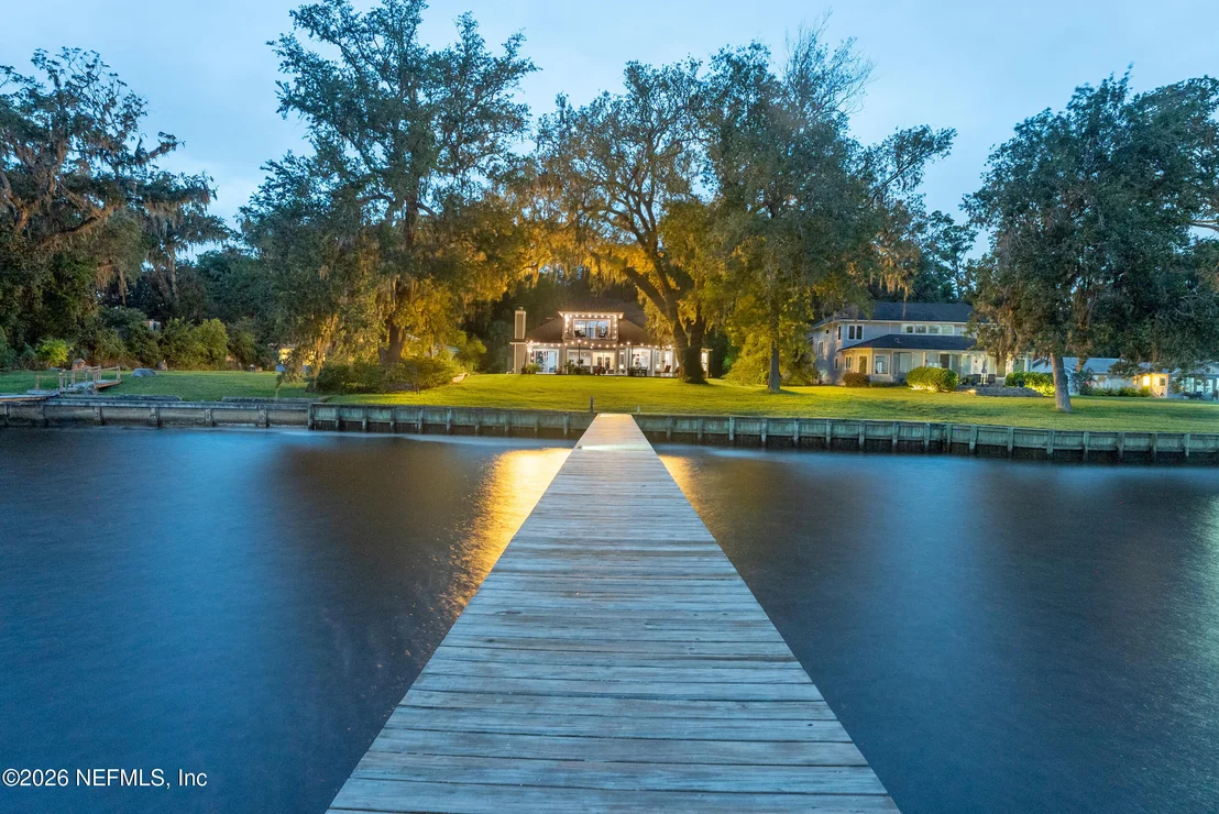 Photo of 239 RIVER Road