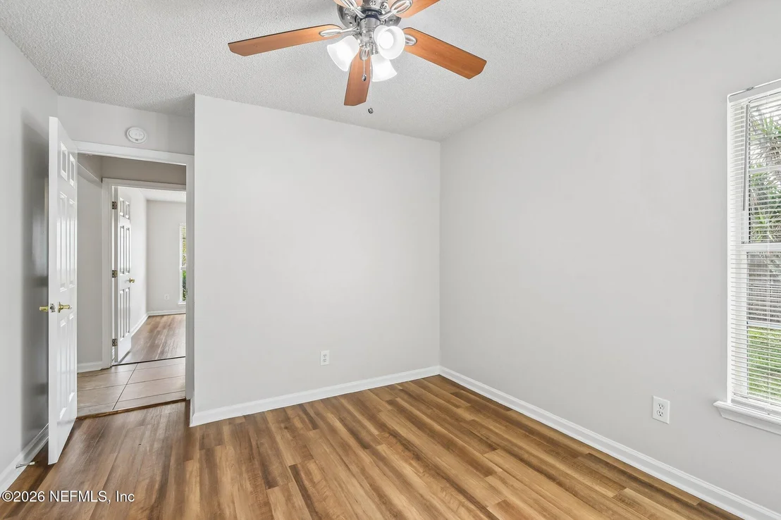 Photo of 476 HILLSIDE Drive