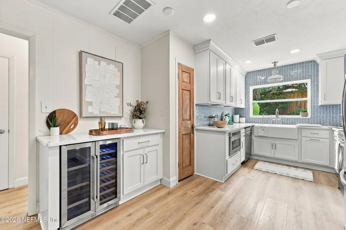 Photo of 25 SANDRA Drive