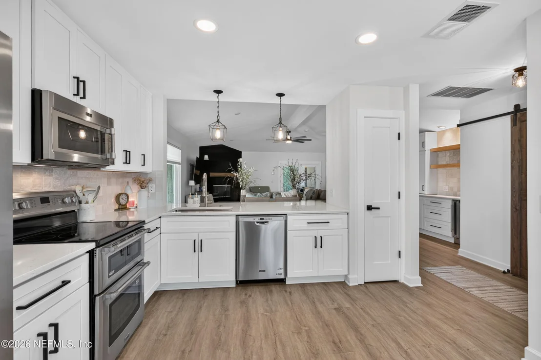 Photo of 12151 SUNCHASE Drive