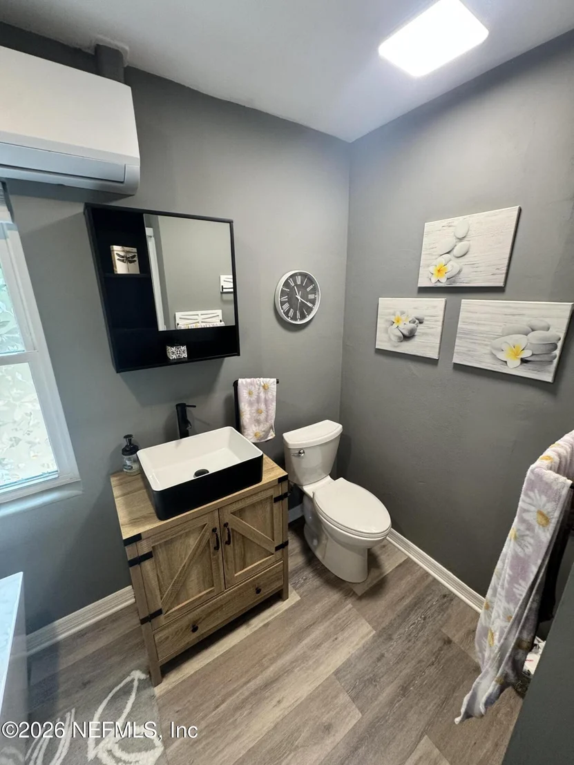 Photo of 113 STOCK Avenue