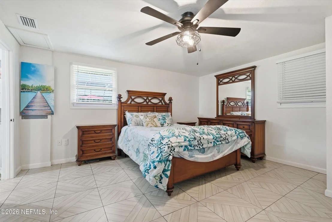 Photo of 1434 RIVER Road