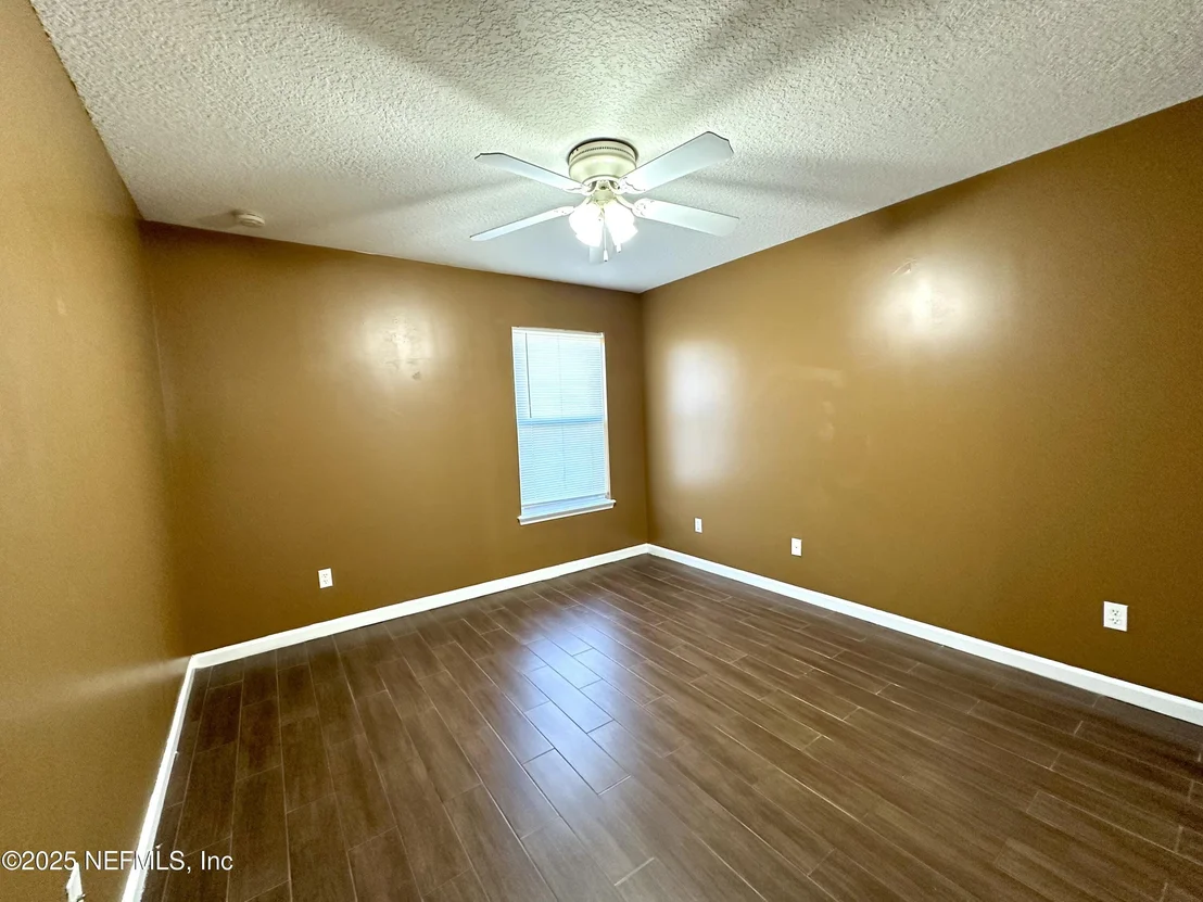 Photo of 45575 INGLEHAM Circle