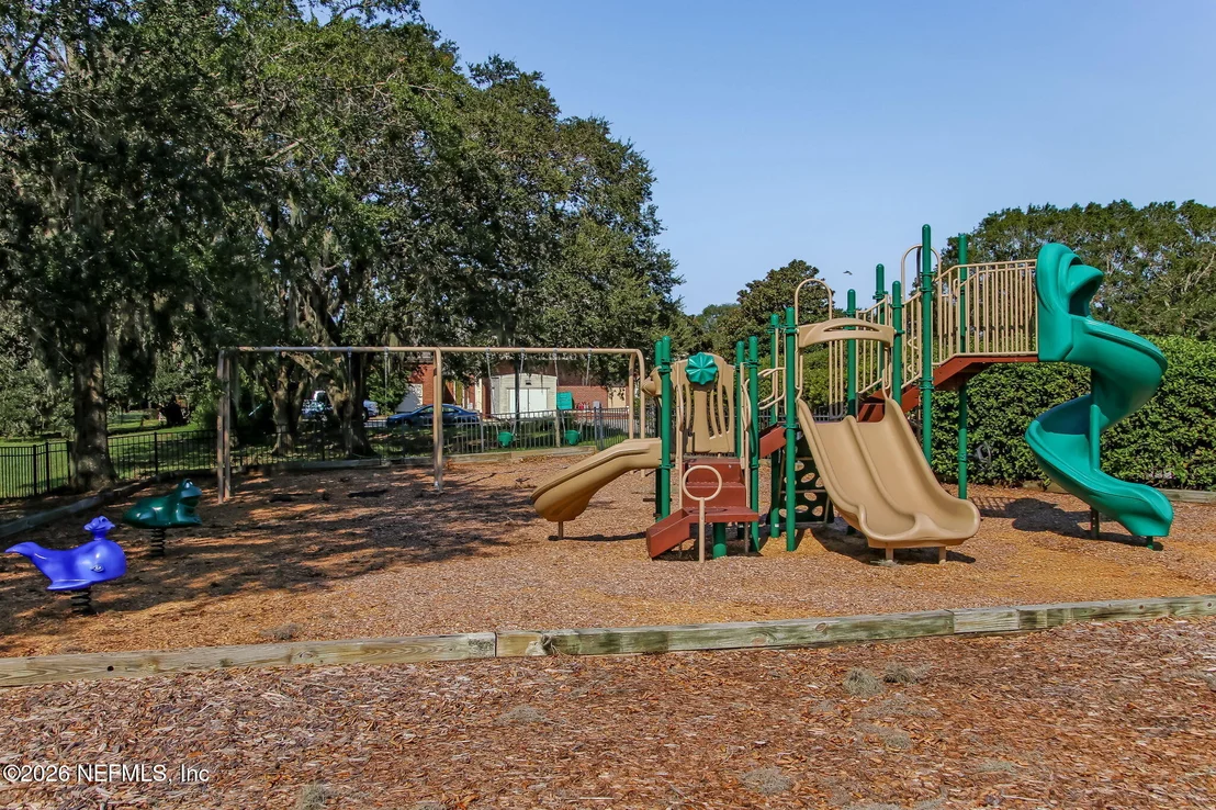 Photo of 794 CAMERON Drive