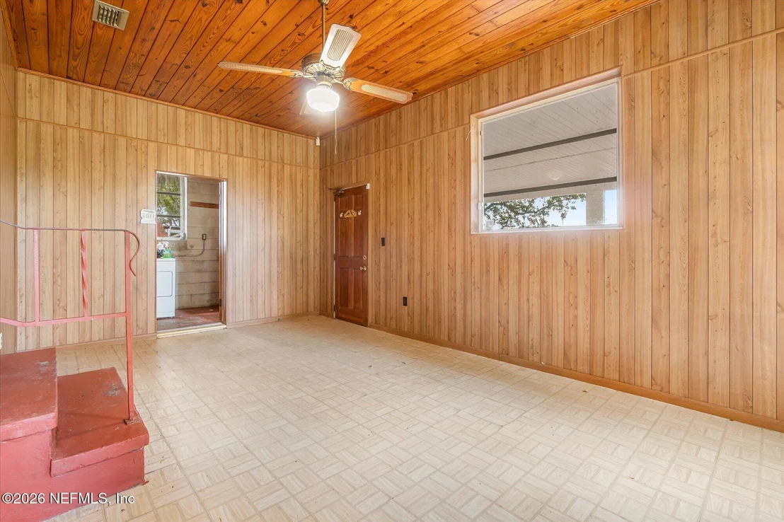 Photo of 786 W RIVER Road