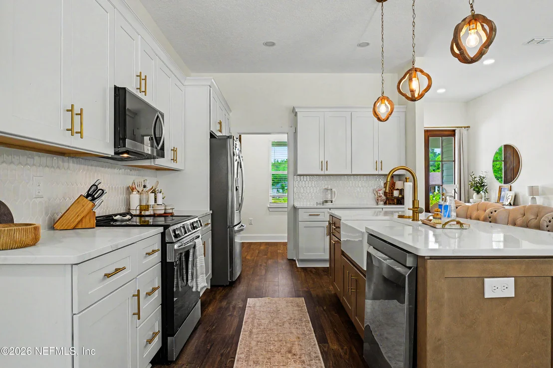 Photo of 44024 BREEZY Lane