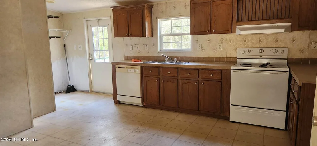 Photo of 506 LAKE LUCY Circle