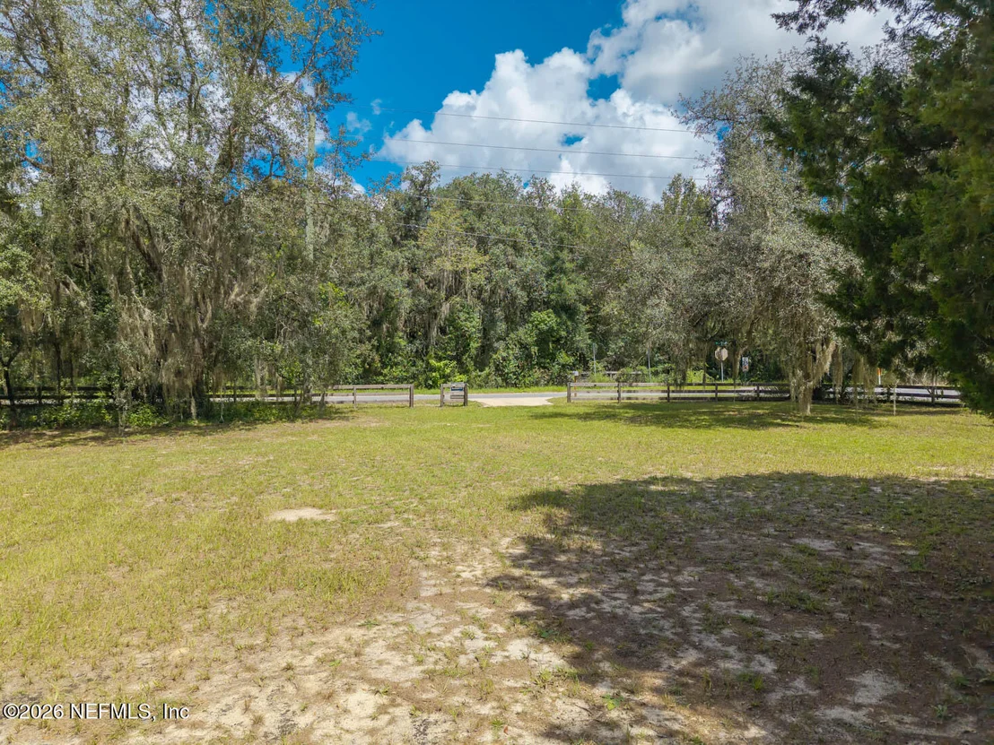 Photo of 101 W STRICKLAND Road