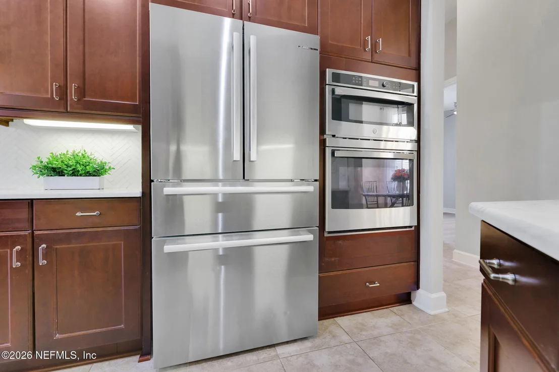 Photo of 1013 INVERNESS Drive