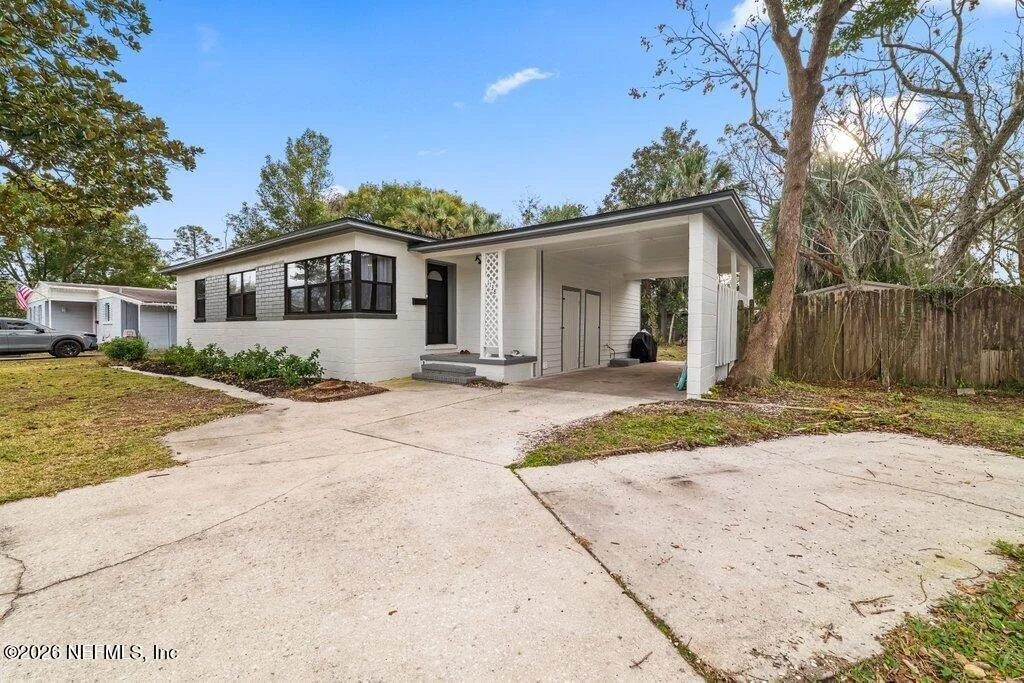 Photo of 1138 HALIFAX Road