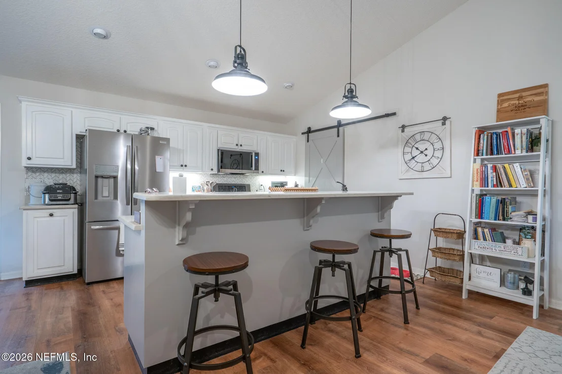 Photo of 272785 MURRHEE Road