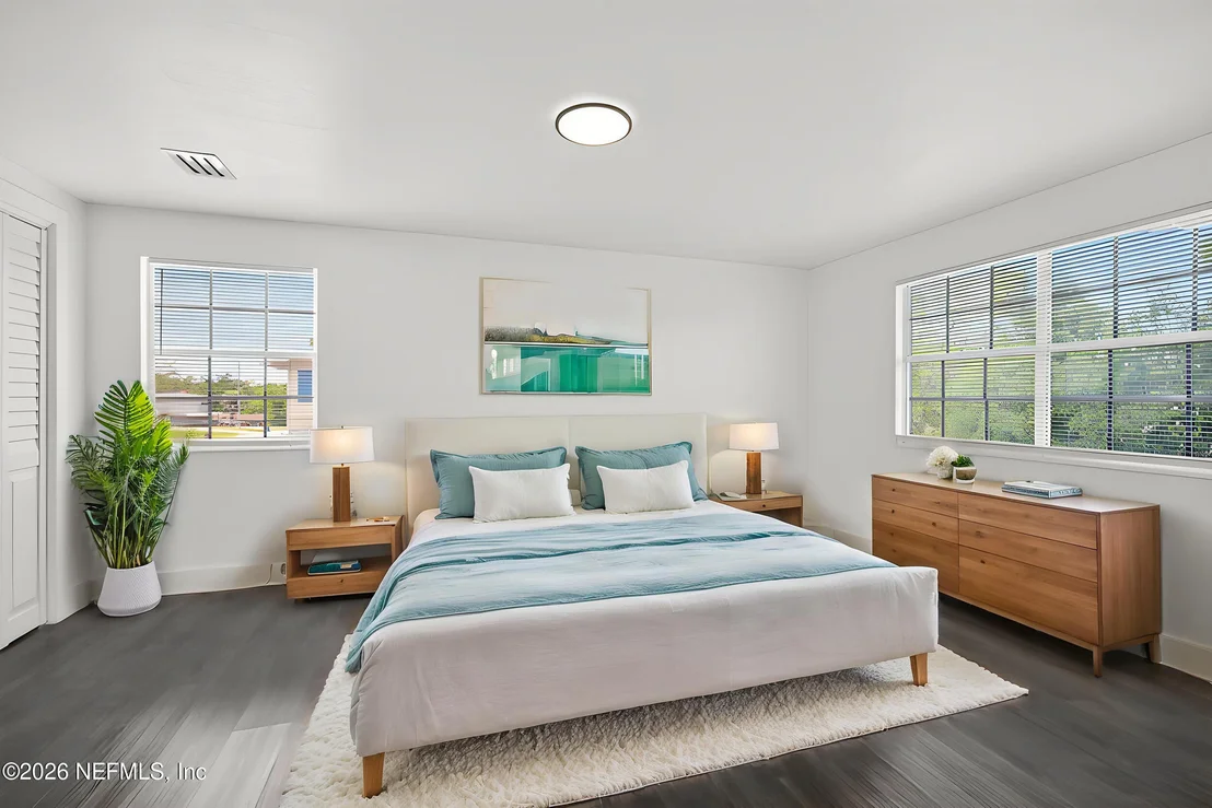 Photo of 1407 GRANDVIEW Drive