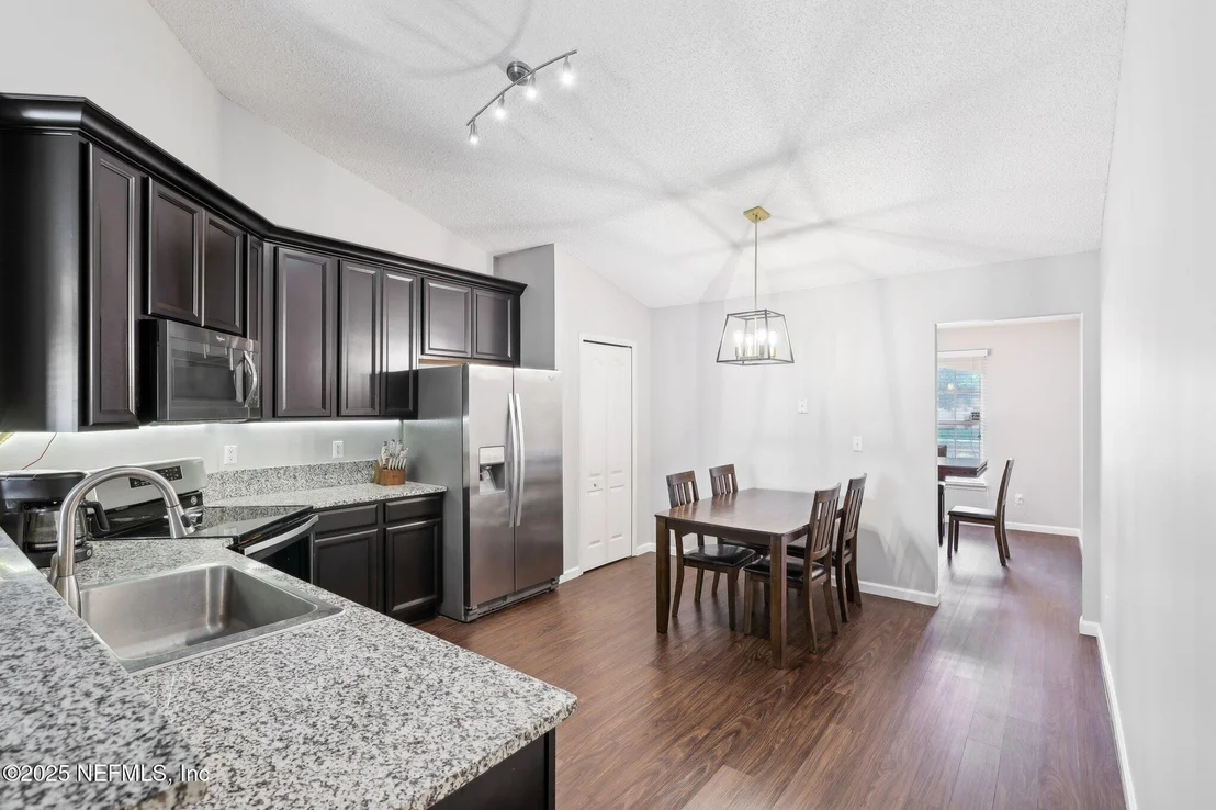 Photo of 9425 STAPLEHURST Drive