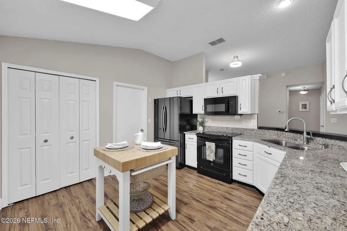 Photo of 1443 BEECHER Lane