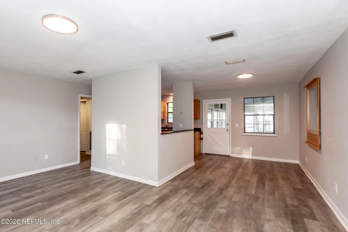 Photo of 2233 LA VALLE Drive
