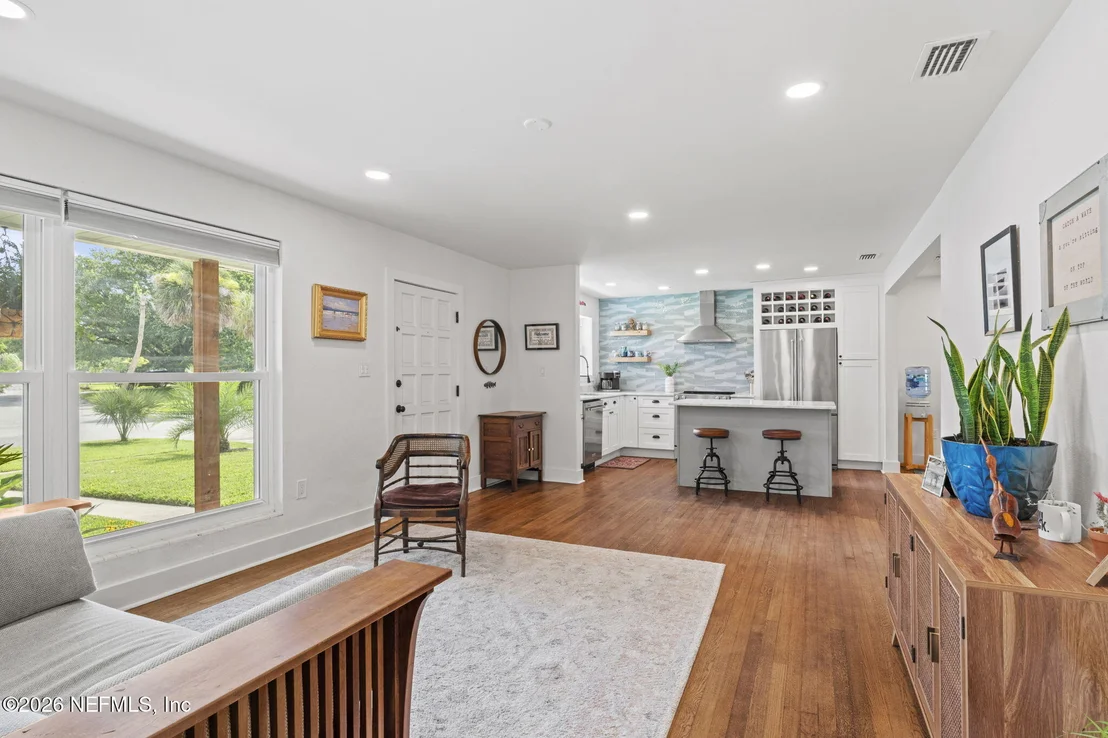 Photo of 406 ARREDONDO Avenue