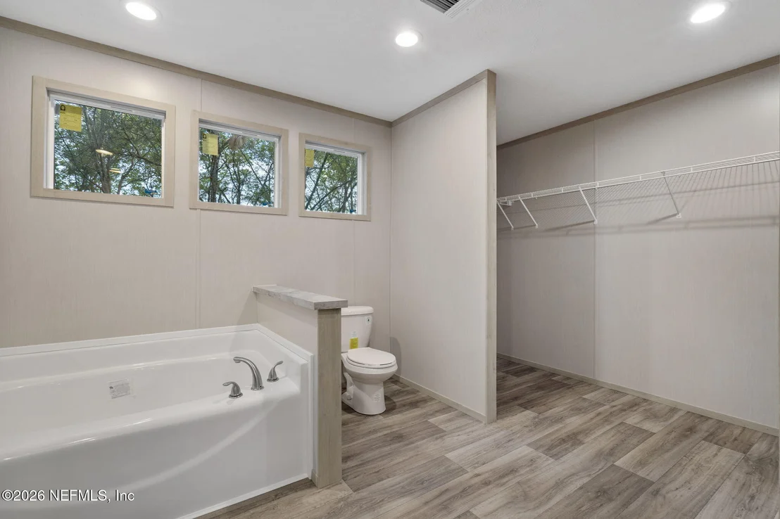 Photo of 6109 CENTER Circle