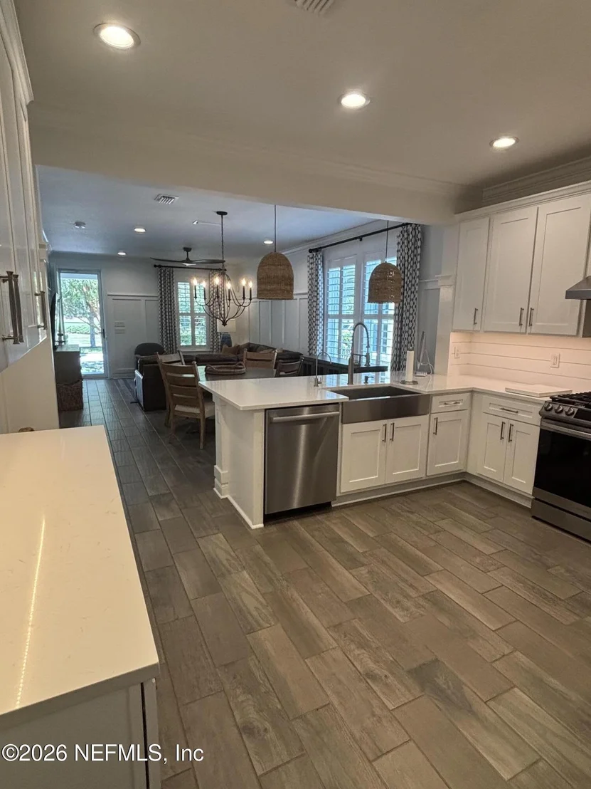 Photo of 162 RIVERWALK Boulevard
