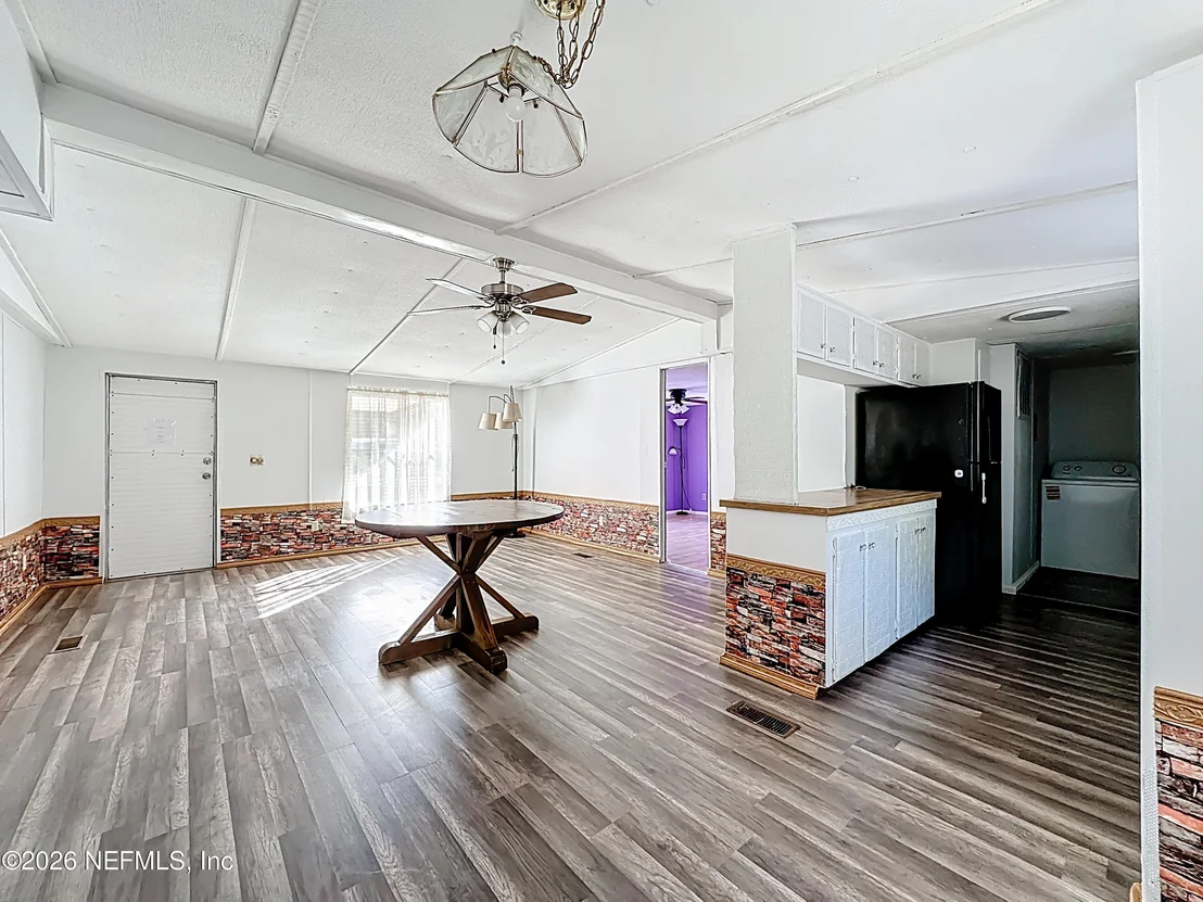 Photo of 133 REAVES Avenue