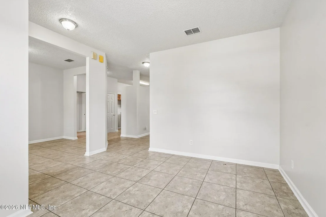 Photo of 476 HILLSIDE Drive