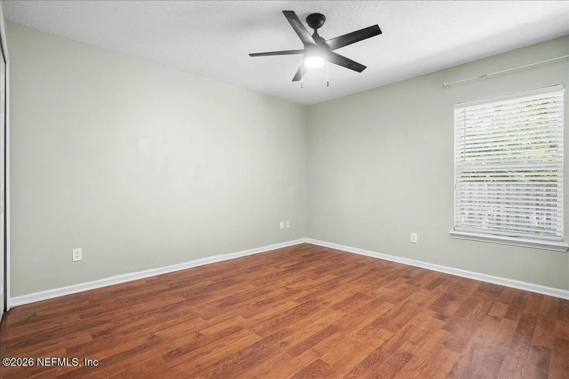 Photo of 817 ESQUIRE Lane