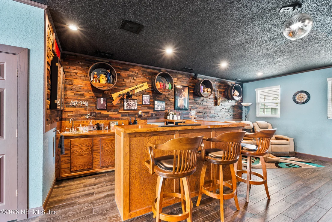Photo of 5992 HECKSCHER Drive